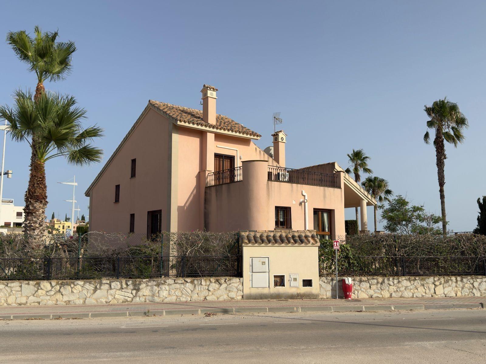Villa a Algorfa, Alicante, Spagna 3 camere da letto, 140 mq. N° 151191