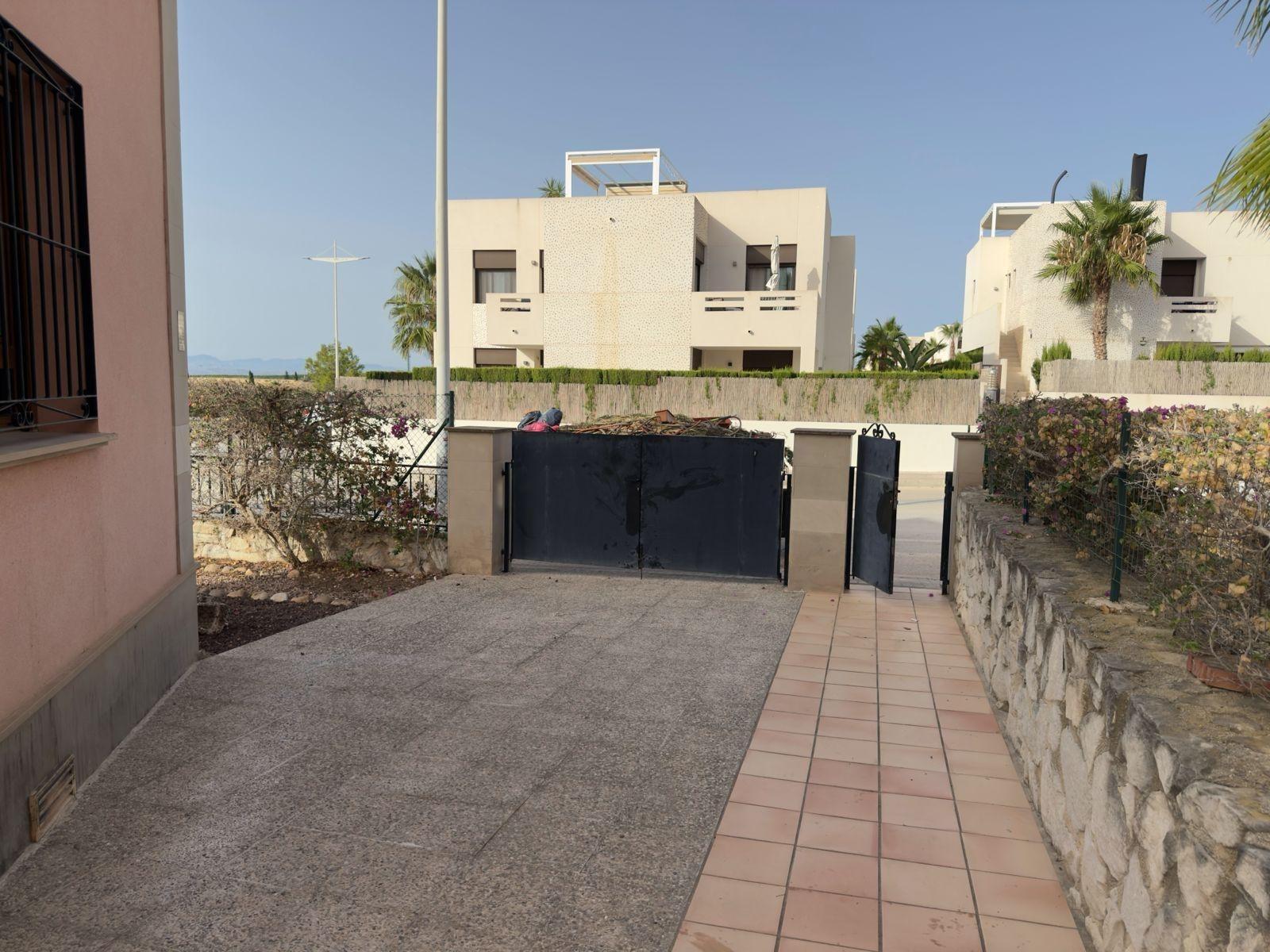 Villa a Algorfa, Alicante, Spagna 3 camere da letto, 140 mq. N° 151191