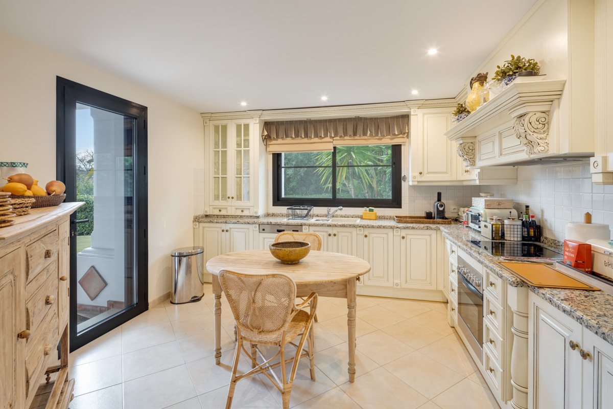 Villa à Benahavis, Malaga, Espagne 4 chambres, 373 m2 No. 135954