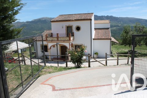 Māja Cortes de la Frontera, Malaga, Spānijā 4 istabas, 319 m2 Nr. 188325