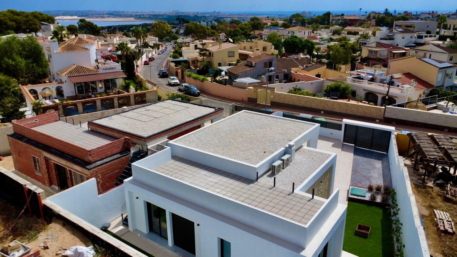 Villa en Torrevieja, Alicante, España 3 dormitorios, 135 m2 No. 188966