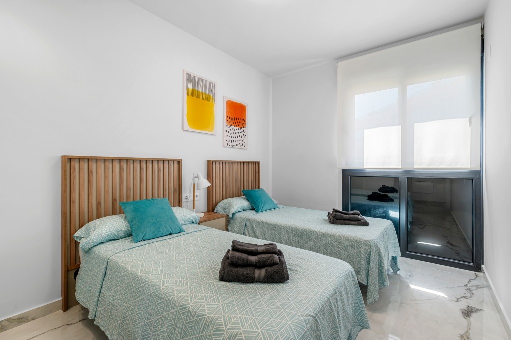 Apartamento en Alicante, España 2 dormitorios, 79 m2 No. 188961