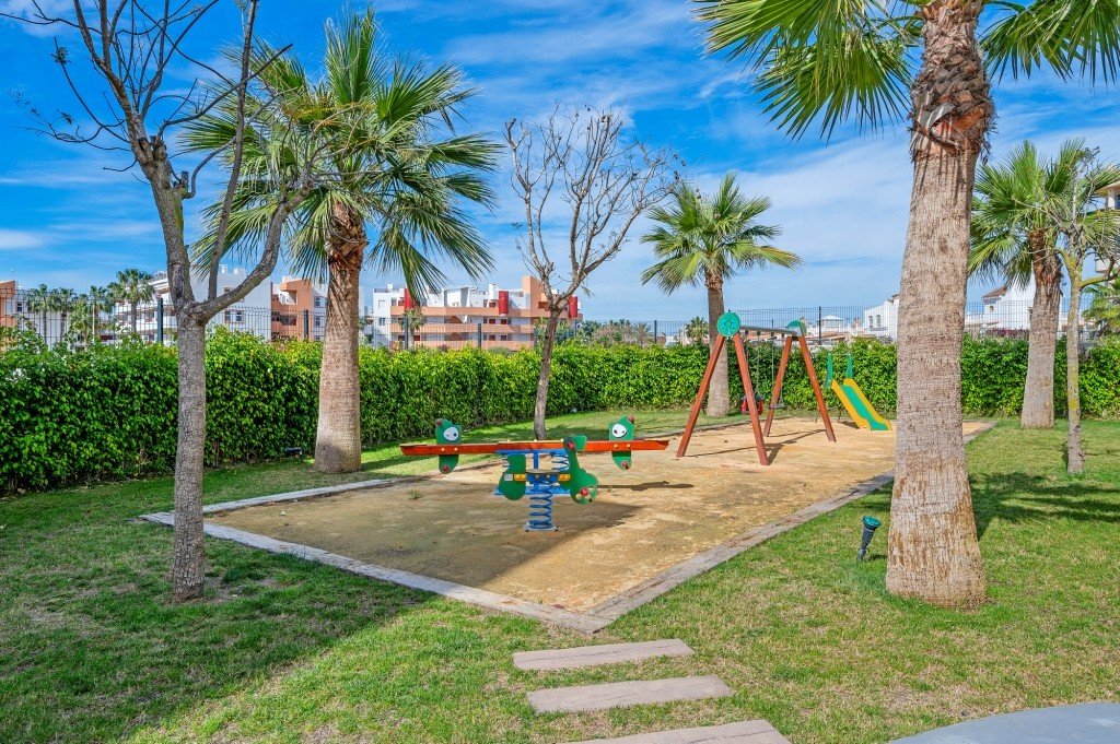 Apartamento en Alicante, España 2 dormitorios, 79 m2 No. 188961