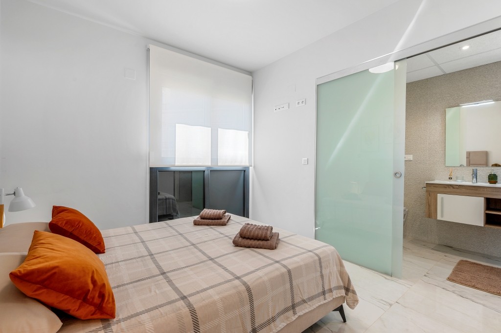 Apartamento en Alicante, España 2 dormitorios, 79 m2 No. 188961