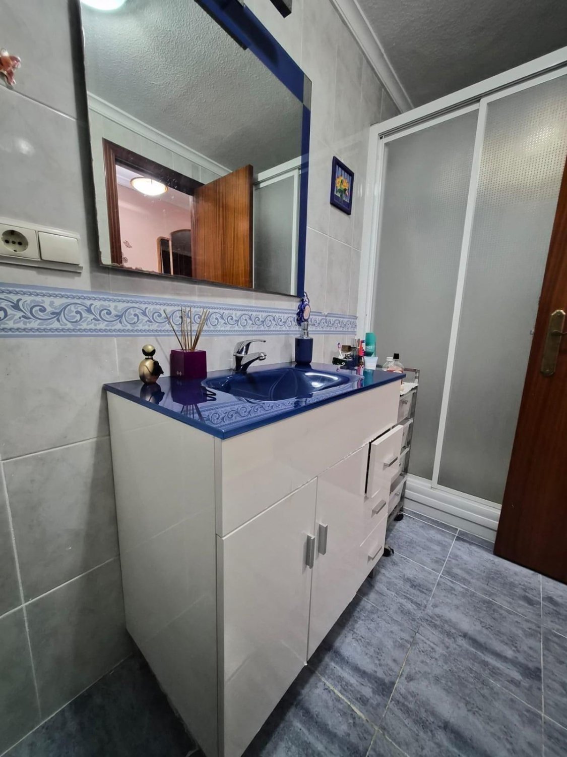 Apartamento en Torrevieja, Alicante, España 2 dormitorios, 75 m2 No. 194117