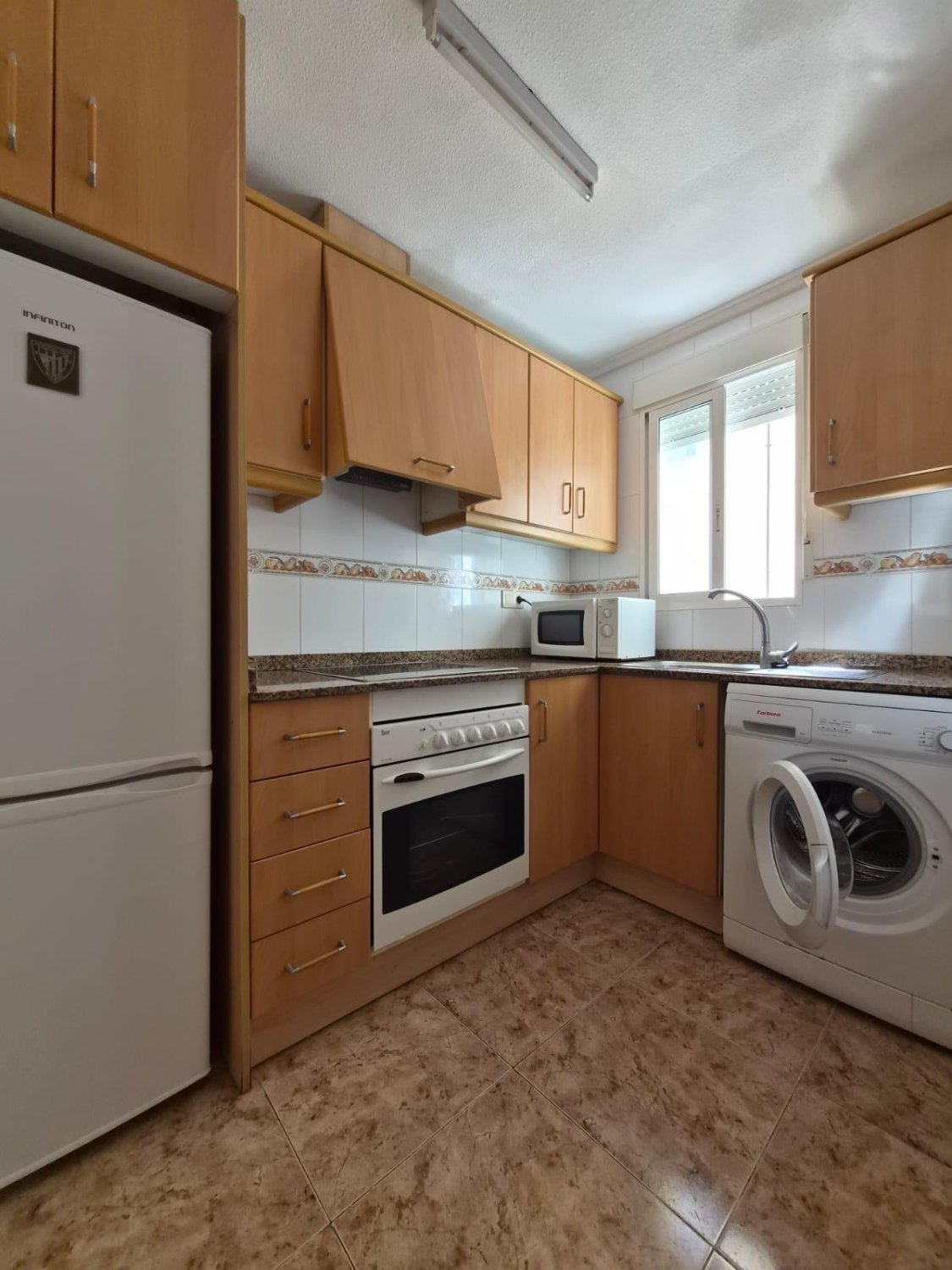 Apartamento en Torrevieja, Alicante, España 2 dormitorios, 75 m2 No. 194116