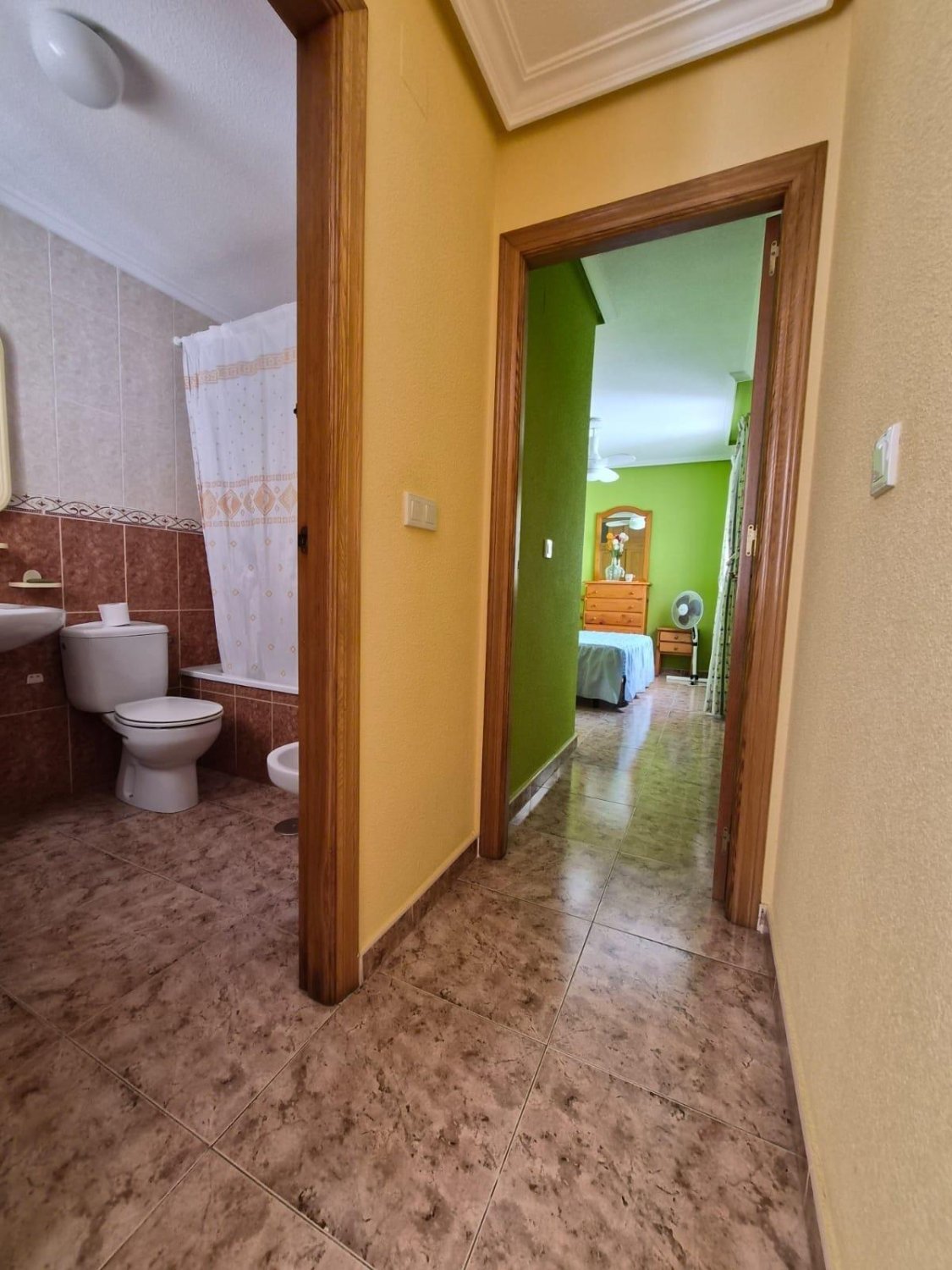 Apartamento en Torrevieja, Alicante, España 2 dormitorios, 75 m2 No. 194116