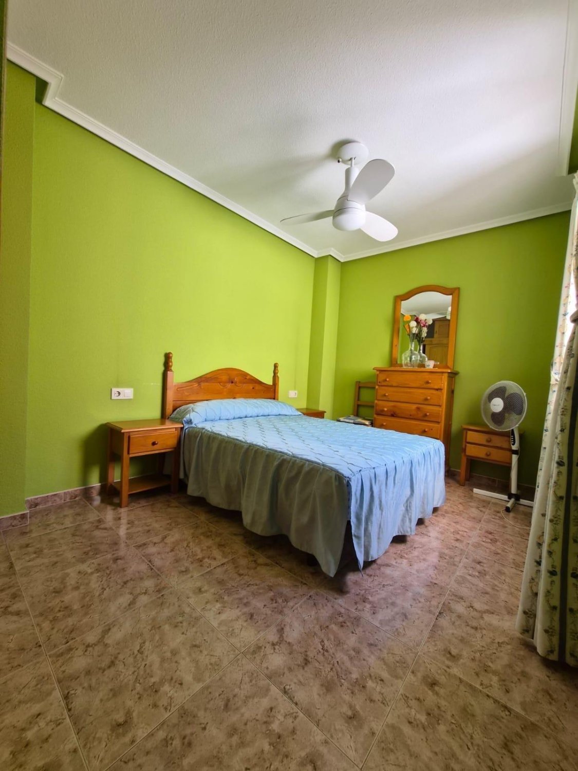 Apartamento en Torrevieja, Alicante, España 2 dormitorios, 75 m2 No. 194116