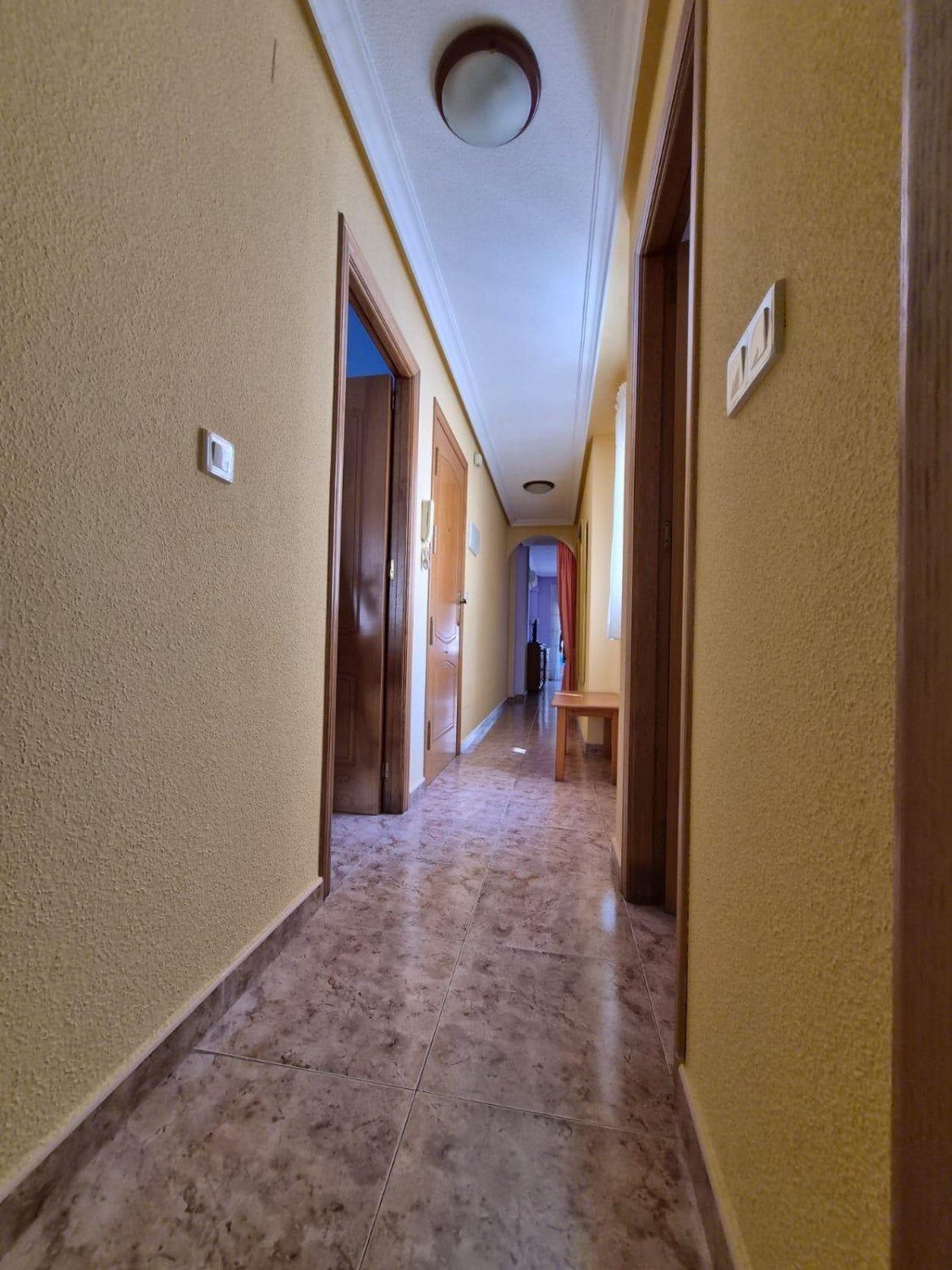 Apartamento en Torrevieja, Alicante, España 2 dormitorios, 75 m2 No. 194116