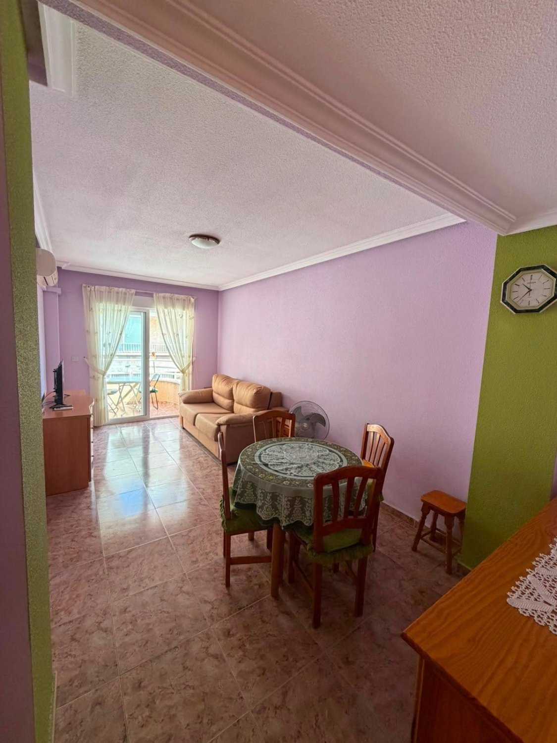 Apartamento en Torrevieja, Alicante, España 2 dormitorios, 75 m2 No. 194116