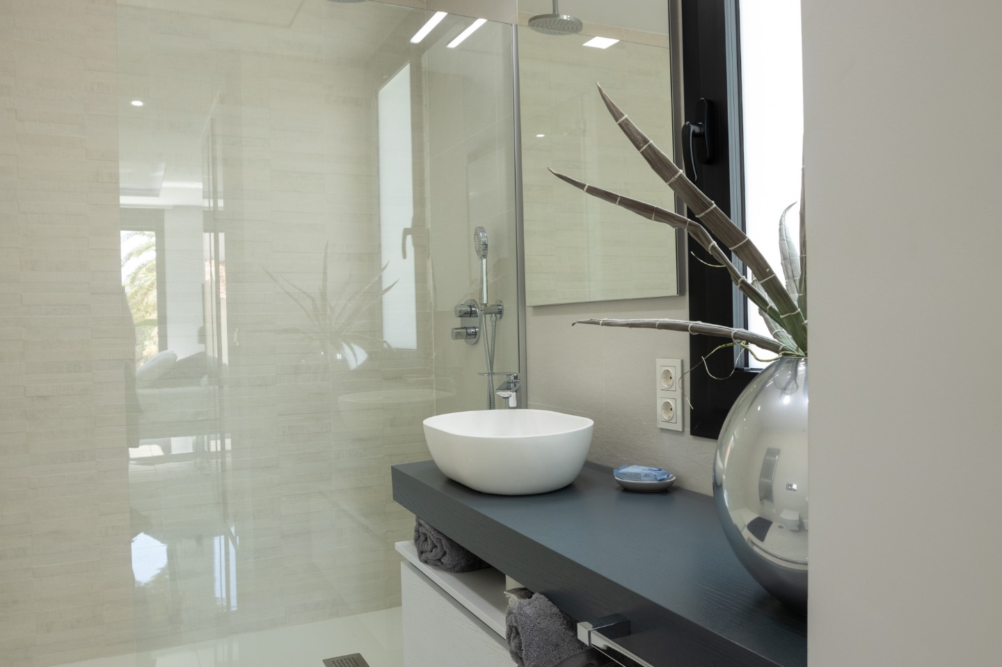 Villa in La Zenia, Alicante, Spain 4 bedrooms, 300 sq.m. No. 80862