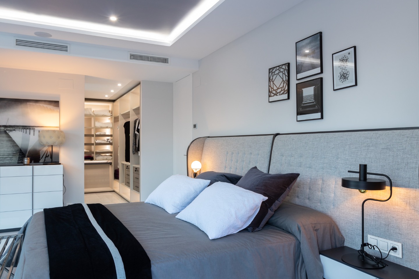 Villa in La Zenia, Alicante, Spain 4 bedrooms, 300 sq.m. No. 80862