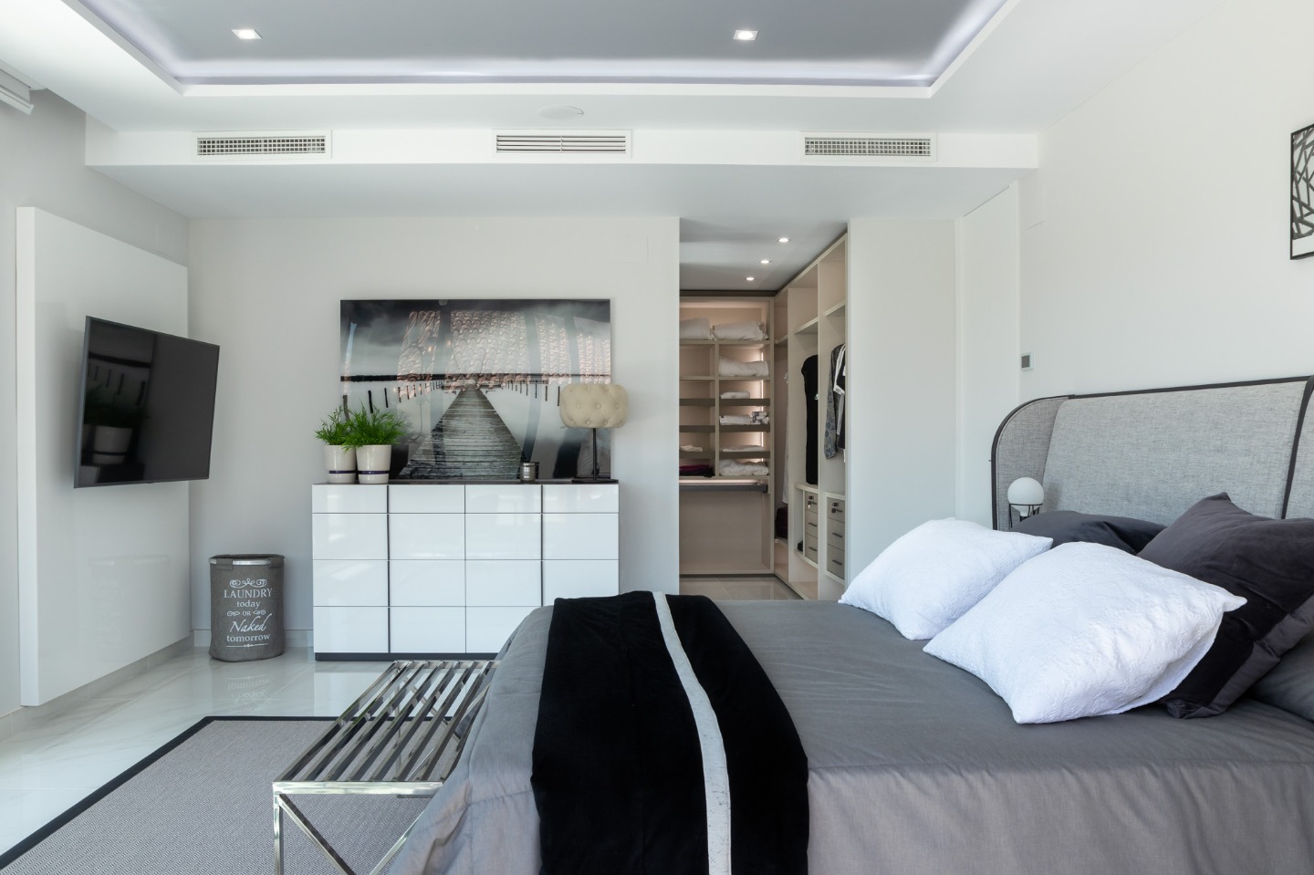 Villa in La Zenia, Alicante, Spain 4 bedrooms, 300 sq.m. No. 80862