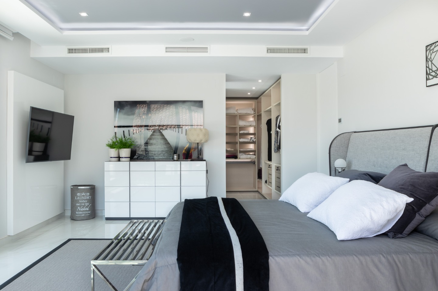 Villa in La Zenia, Alicante, Spain 4 bedrooms, 300 sq.m. No. 80862