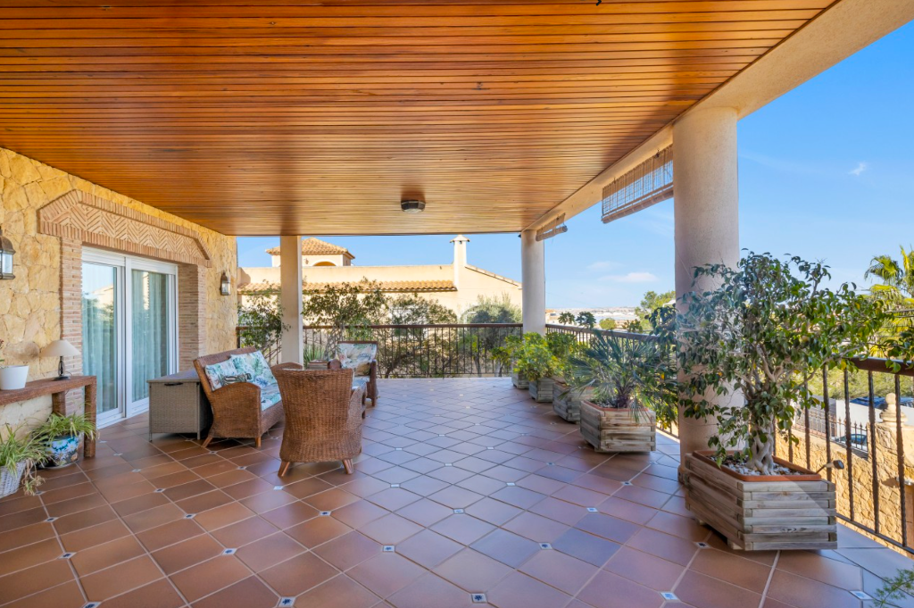 Villa i Torrevieja, Alicante, Spanien 5 sovrum, 407 kvm. Nr. 145421