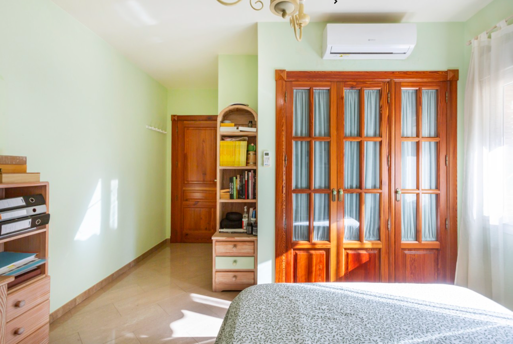 Villa i Torrevieja, Alicante, Spanien 5 sovrum, 407 kvm. Nr. 145421