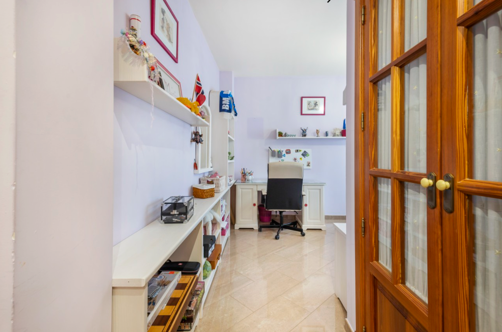 Villa i Torrevieja, Alicante, Spanien 5 sovrum, 407 kvm. Nr. 145421