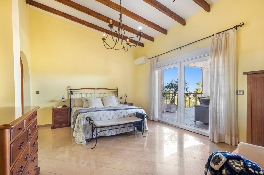 Villa i Torrevieja, Alicante, Spanien 5 sovrum, 407 kvm. Nr. 145421