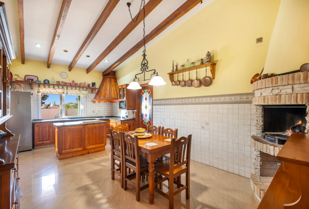 Villa i Torrevieja, Alicante, Spanien 5 sovrum, 407 kvm. Nr. 145421