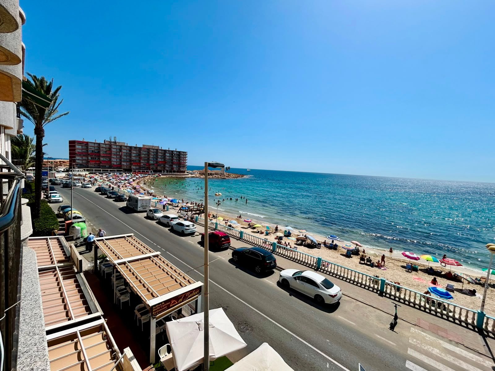 Apartment à Torrevieja, Alicante, Espagne 3 chambres, 120 m2 No. 196426