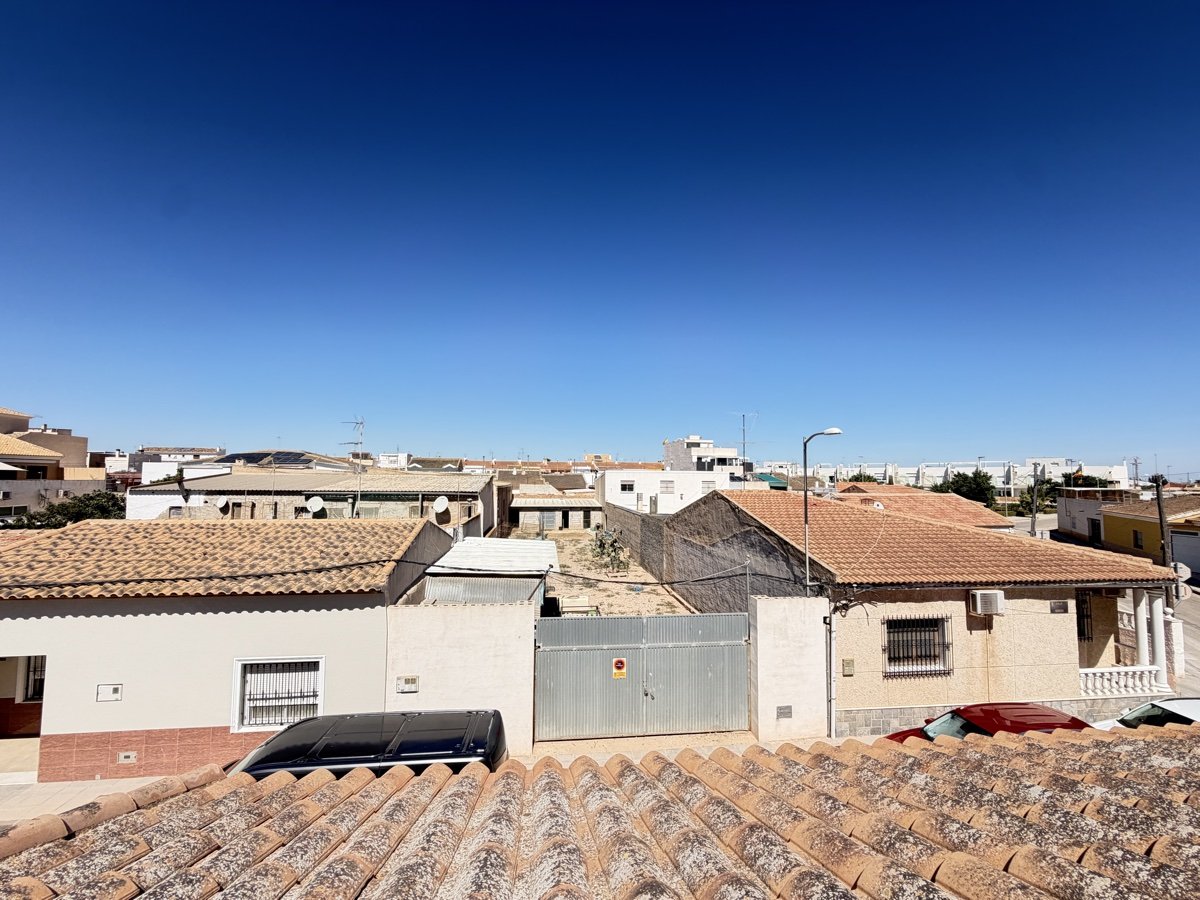 Radhus i Pilar de la Horadada, Alicante, Spanien 4 sovrum, 125 kvm. Nr. 196420