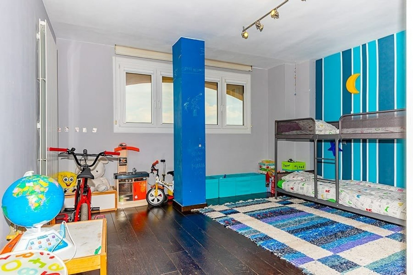 Appartamento a Valencia, Spagna 3 camere da letto, 160 mq. N° 133421