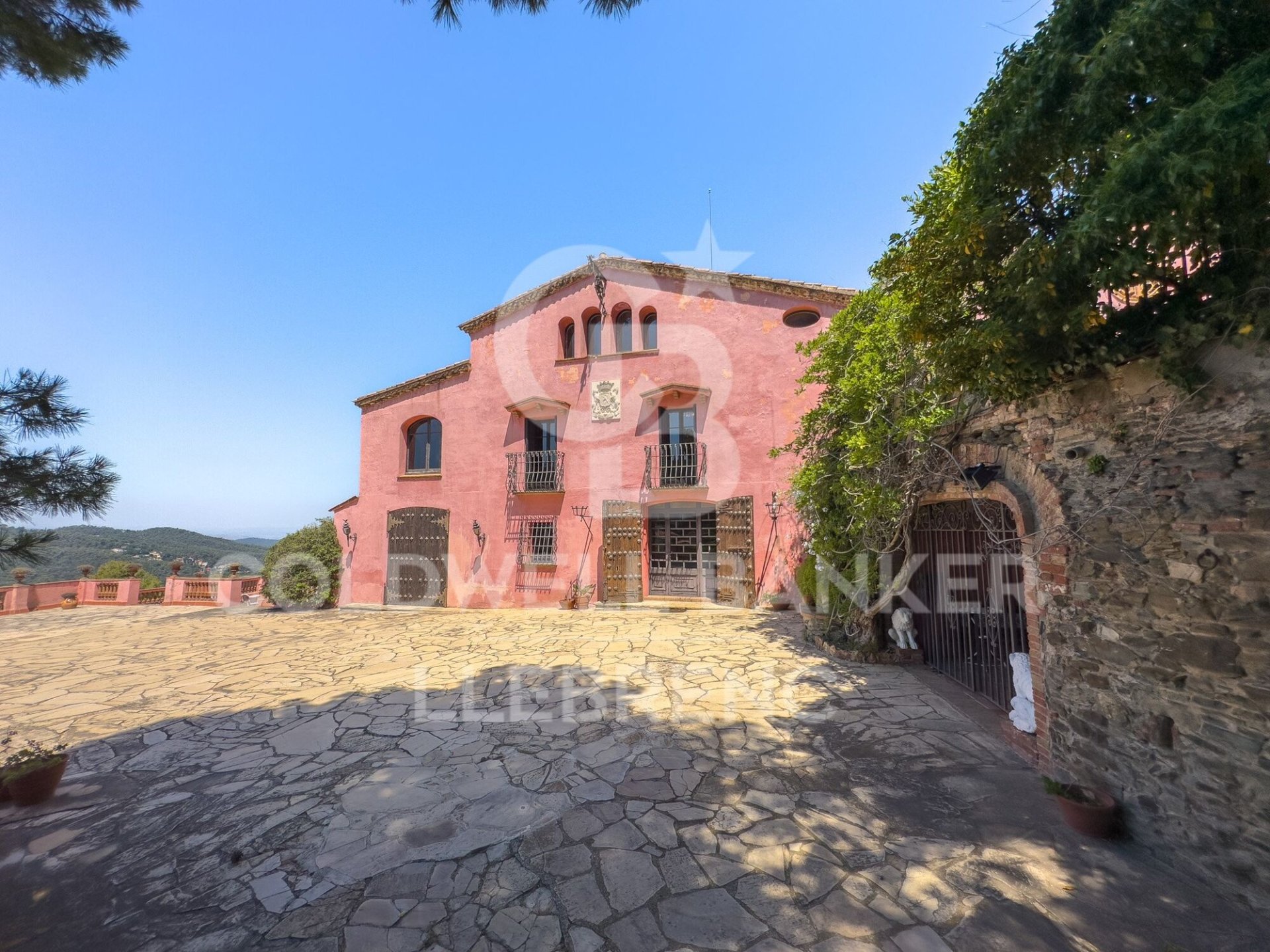 Māja Barcelona, Spānijā 8 istabas, 963 m2 Nr. 160092