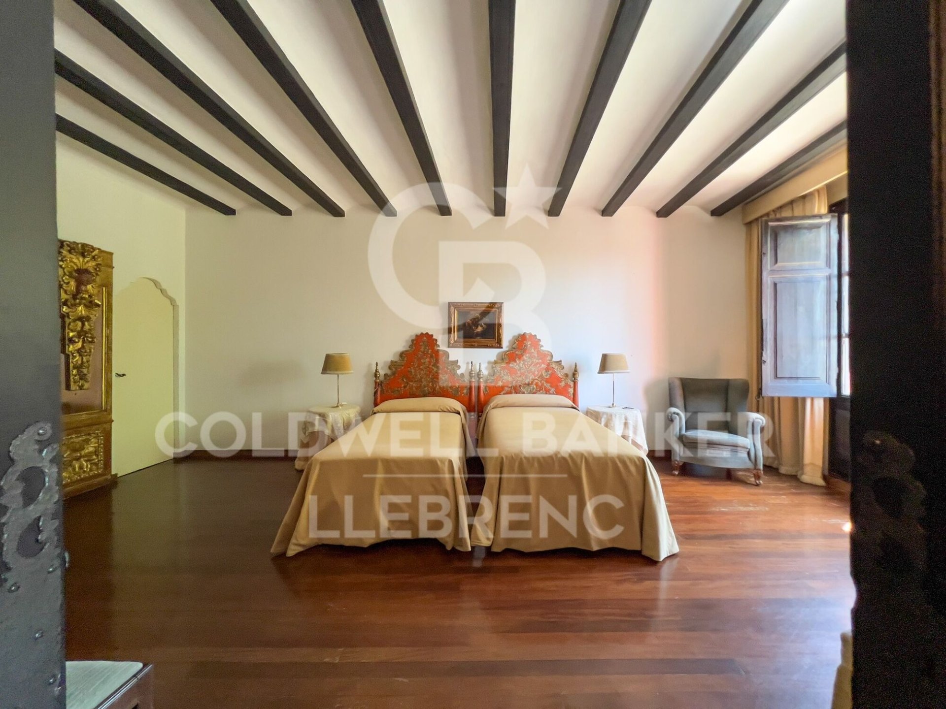 Māja Barcelona, Spānijā 8 istabas, 963 m2 Nr. 160092