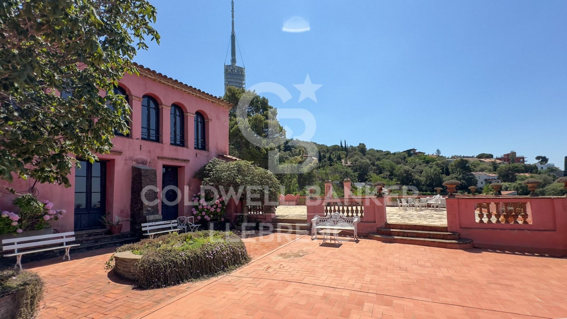 Māja Barcelona, Spānijā 8 istabas, 963 m2 Nr. 160092