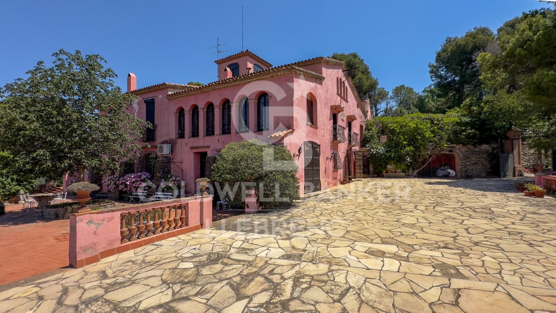 Māja Barcelona, Spānijā 8 istabas, 963 m2 Nr. 160092