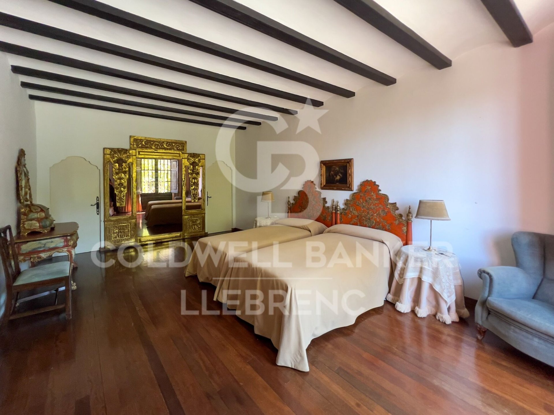 Māja Barcelona, Spānijā 8 istabas, 963 m2 Nr. 160092