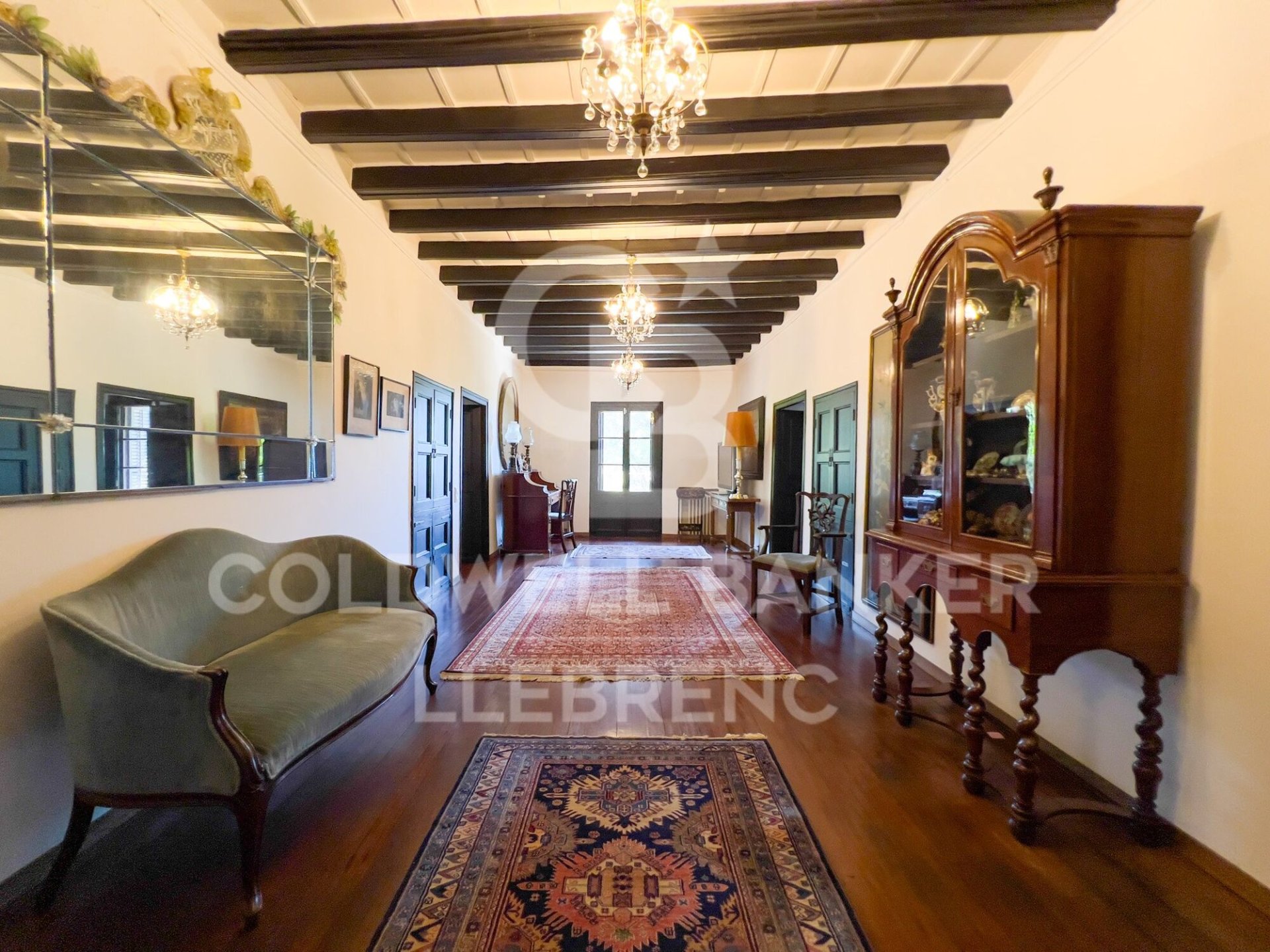 Māja Barcelona, Spānijā 8 istabas, 963 m2 Nr. 160092
