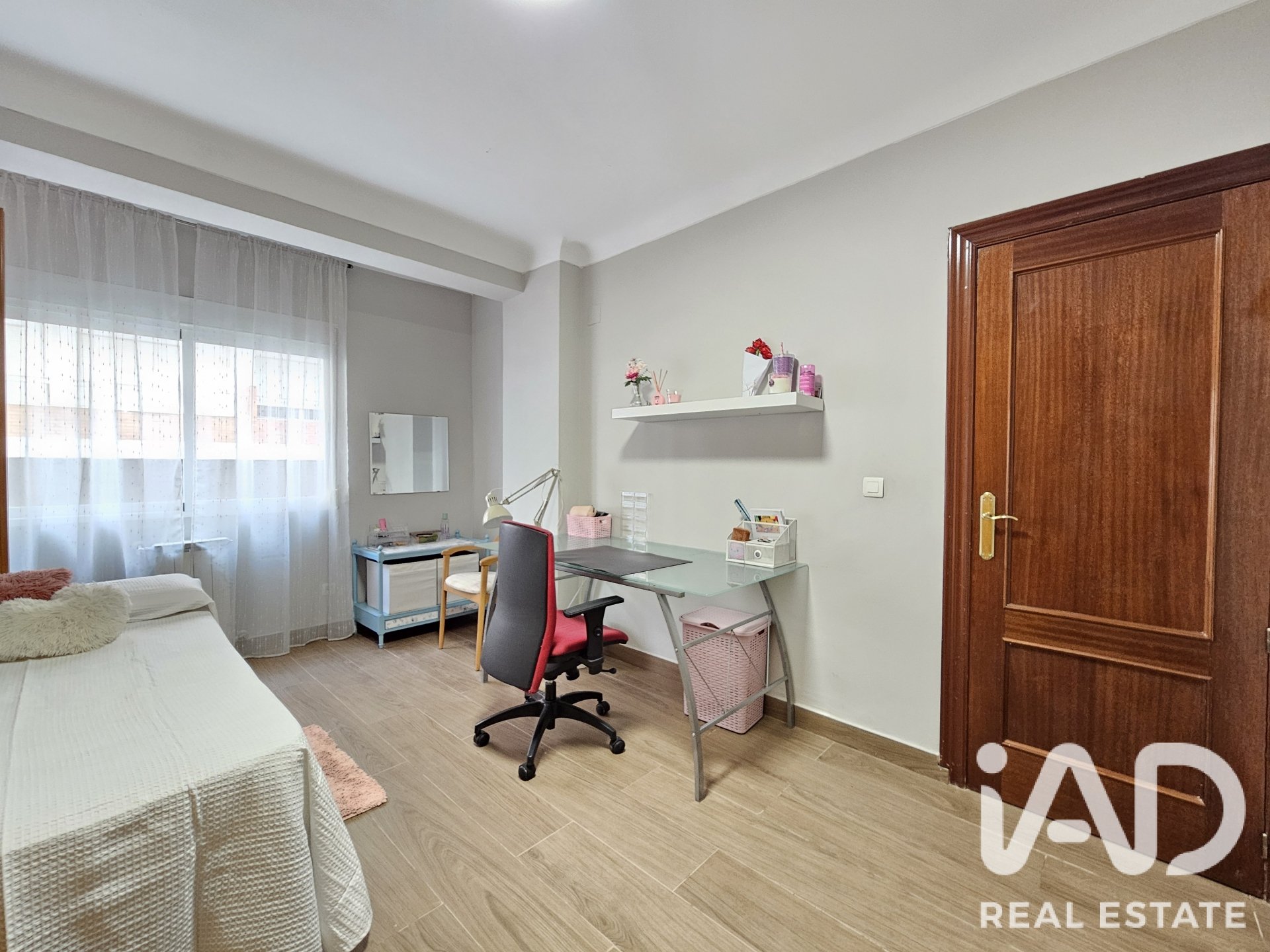Apartment in Granada, Spain 4 bedrooms, 110 sq.m. No. 192190