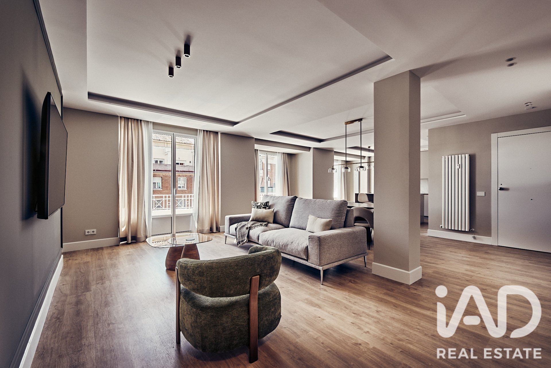 Apartamento en Madrid, España 4 dormitorios, 198 m2 No. 192192