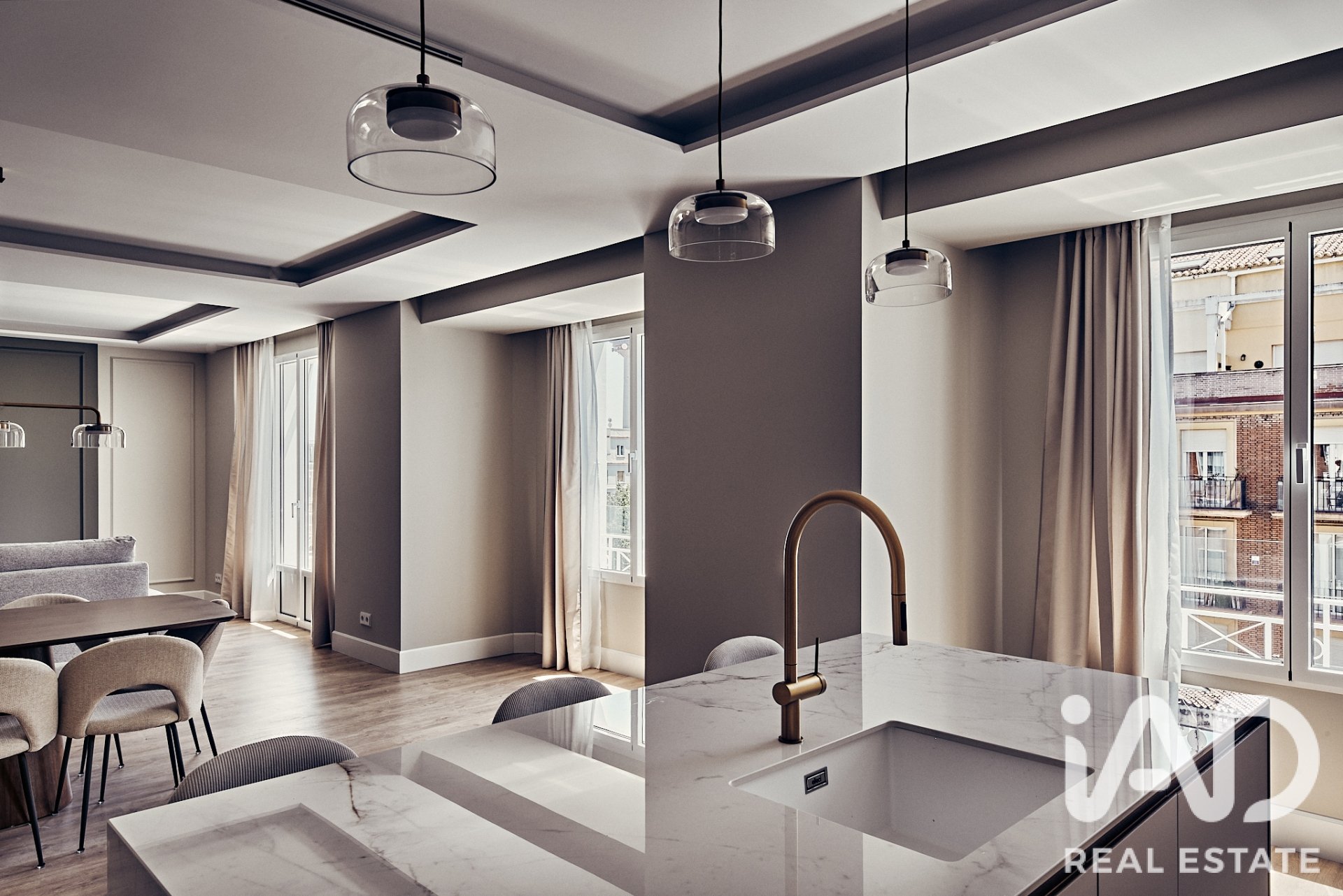 Apartamento en Madrid, España 4 dormitorios, 198 m2 No. 192192