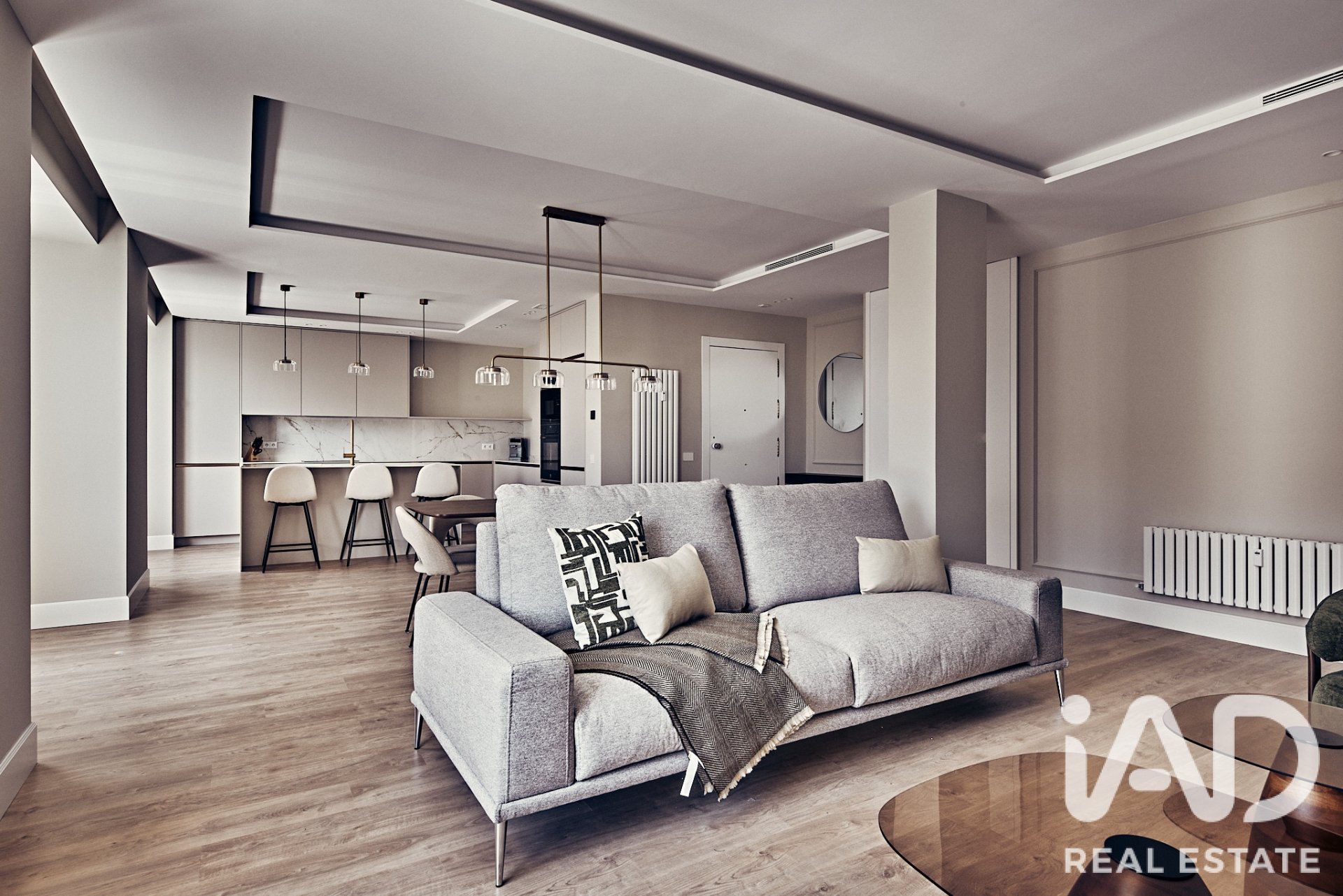 Apartamento en Madrid, España 4 dormitorios, 198 m2 No. 192192