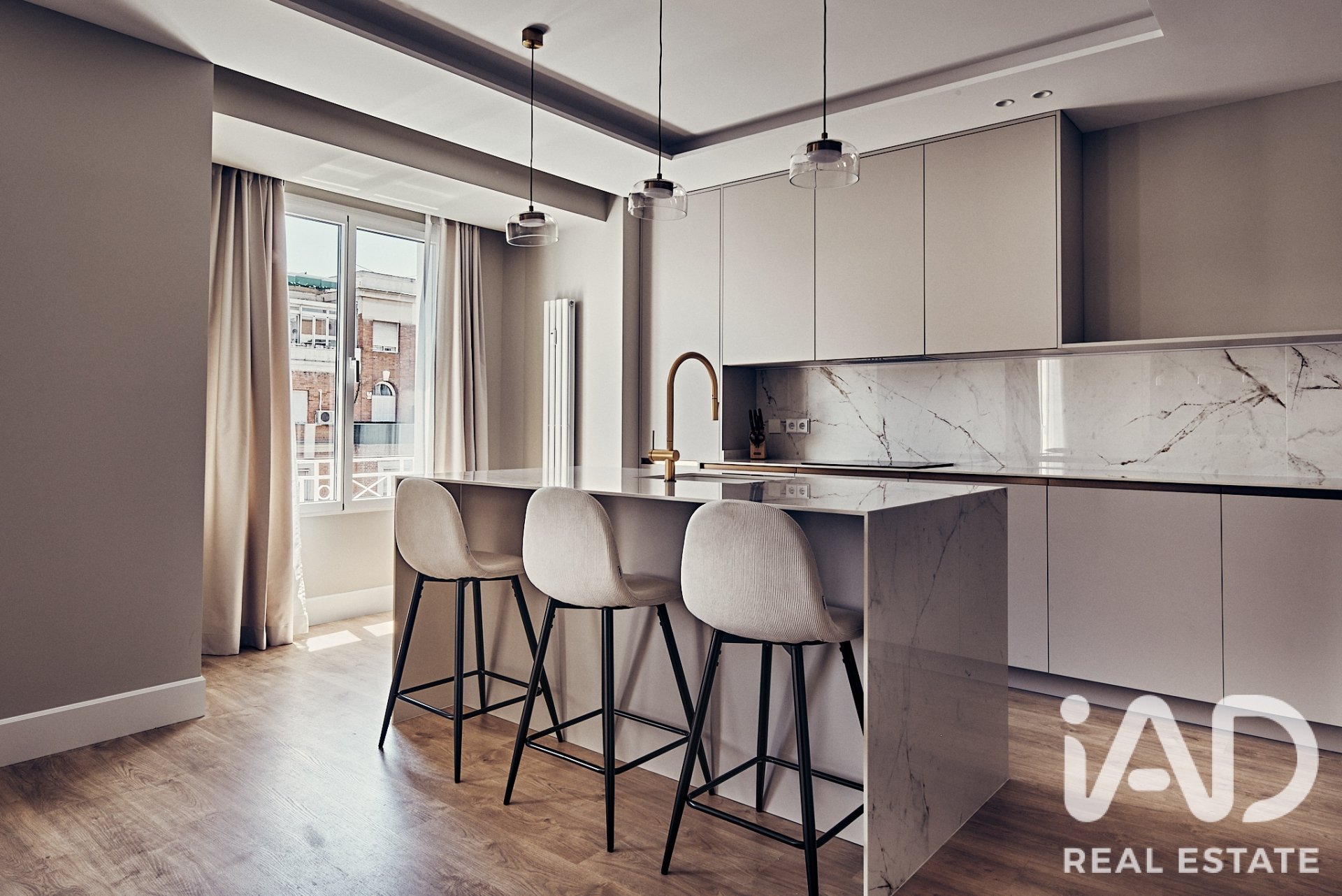 Apartamento en Madrid, España 4 dormitorios, 198 m2 No. 192192