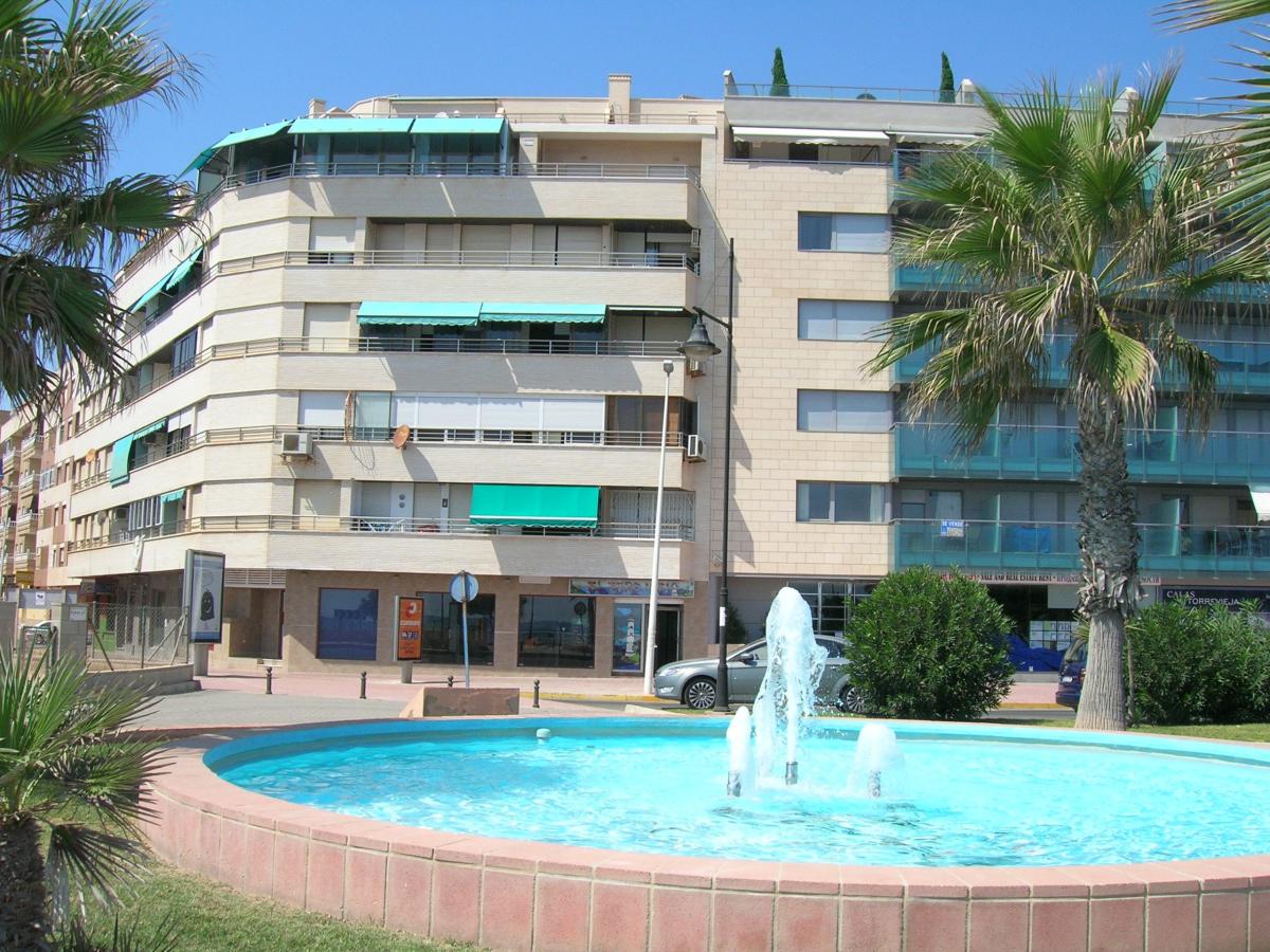 Propiedad comercial en Torrevieja, Alicante, España 170 m2 No. 99858