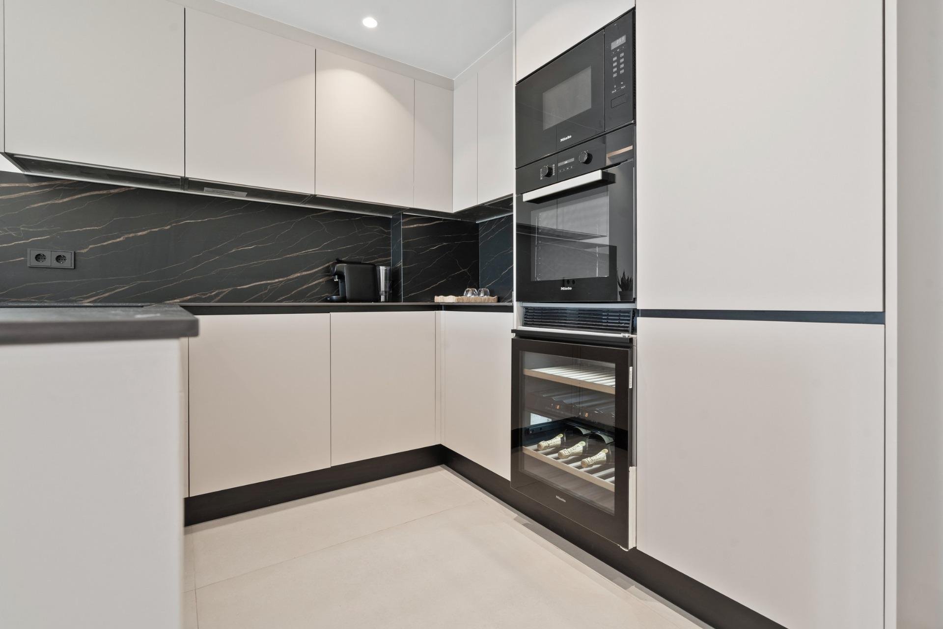 Dzīvoklis Estepona, Malaga, Spānijā 4 istabas, 270 m2 Nr. 169836