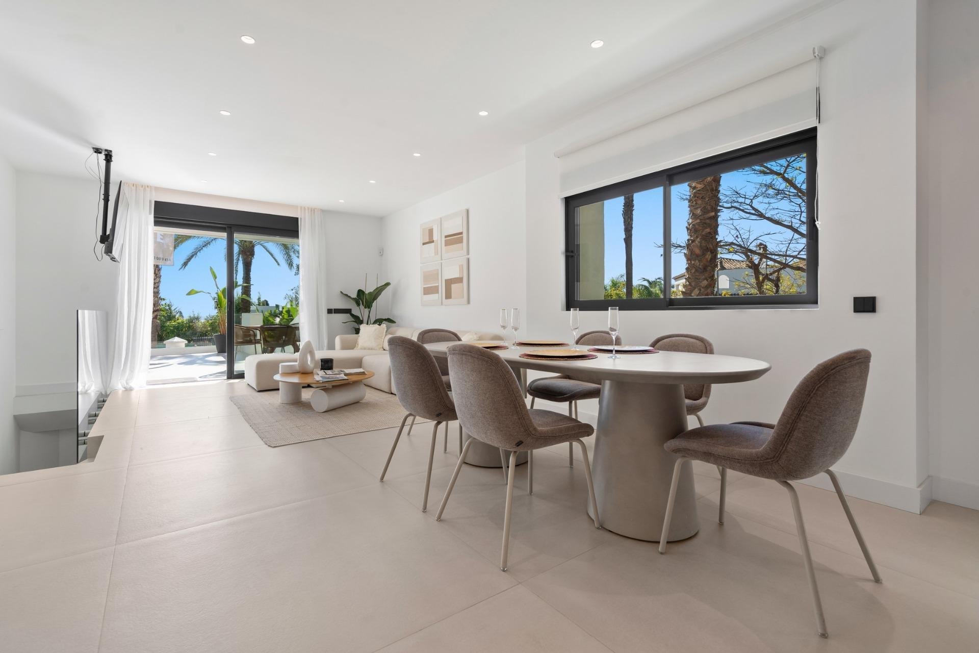 Dzīvoklis Estepona, Malaga, Spānijā 4 istabas, 270 m2 Nr. 169836