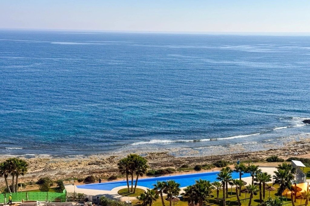 Apartamento en Punta Prima, Alicante, España 2 dormitorios,  No. 145349