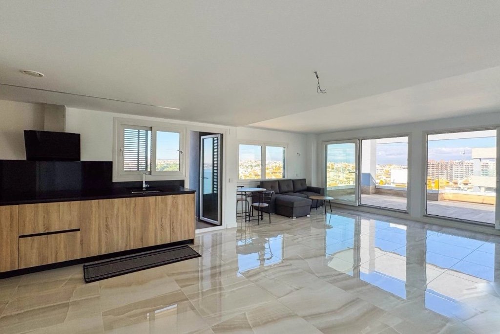Apartamento en Punta Prima, Alicante, España 2 dormitorios,  No. 145349