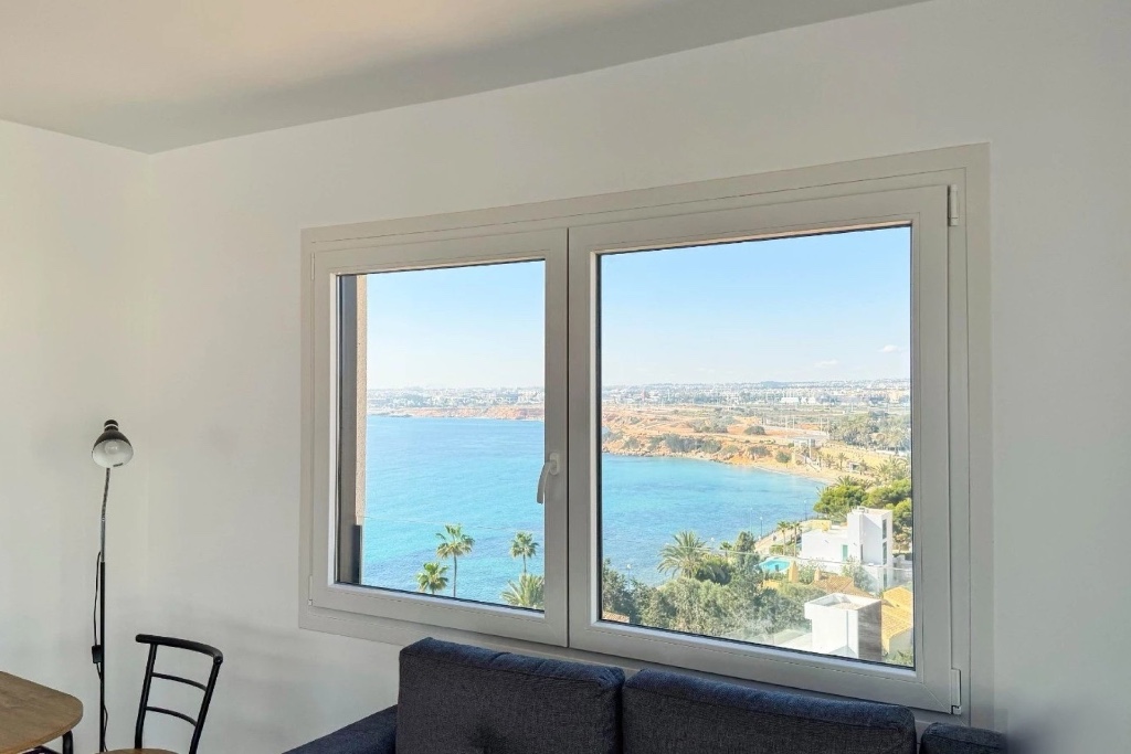Apartamento en Punta Prima, Alicante, España 2 dormitorios,  No. 145349