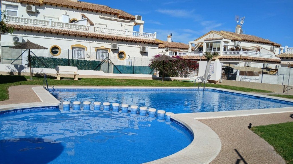 Rindu māja Alicante, Spānijā 3 istabas, 104 m2 Nr. 145348