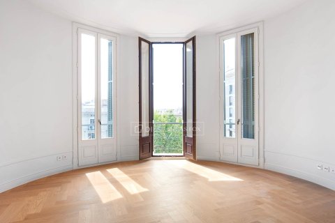 Apartment in Barcelona, Spain 2 bedrooms, 141 sq.m. No. 192829