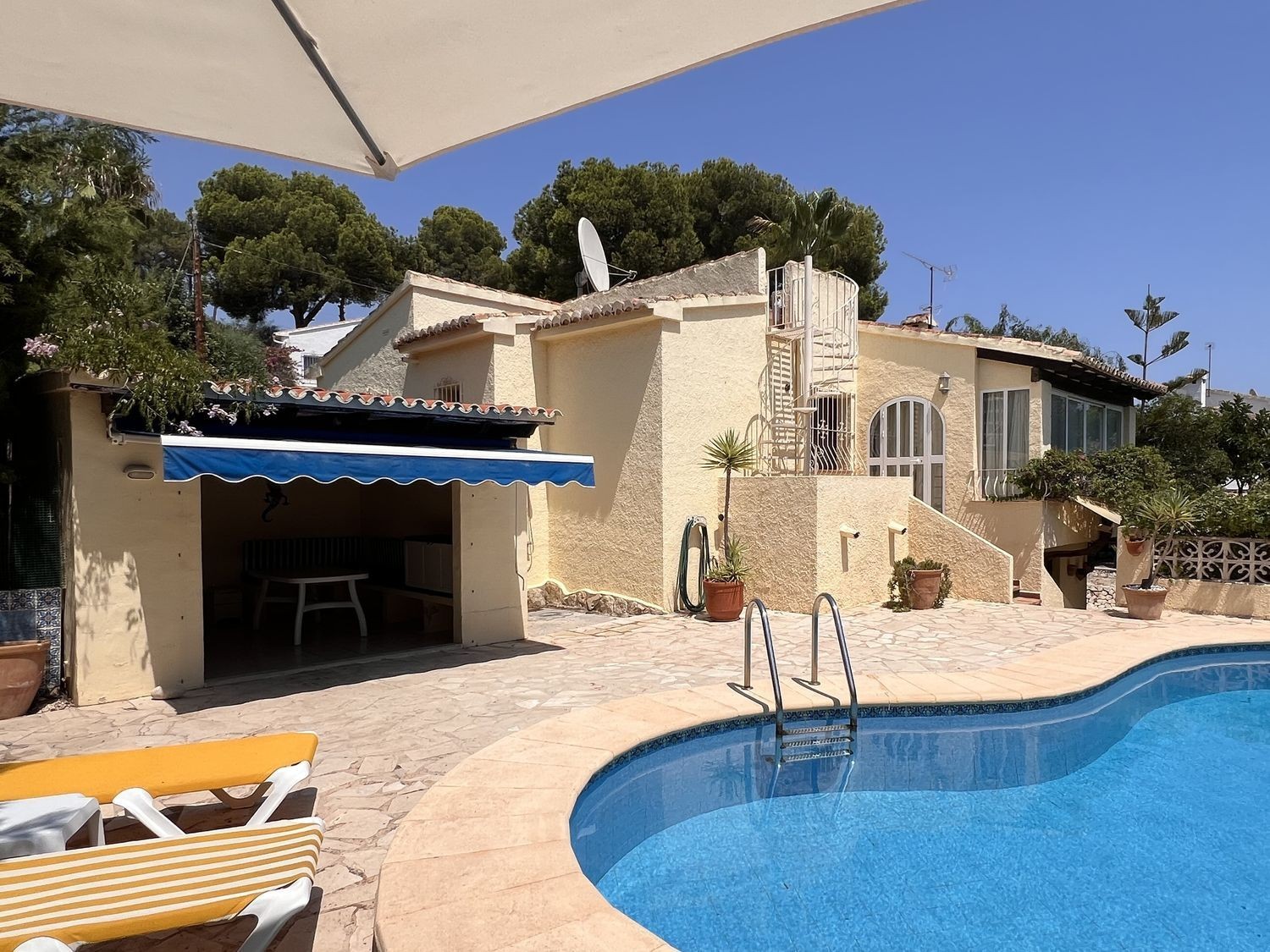 Villa in Moraira, Alicante, Spain 3 bedrooms, 247 sq.m. No. 179551