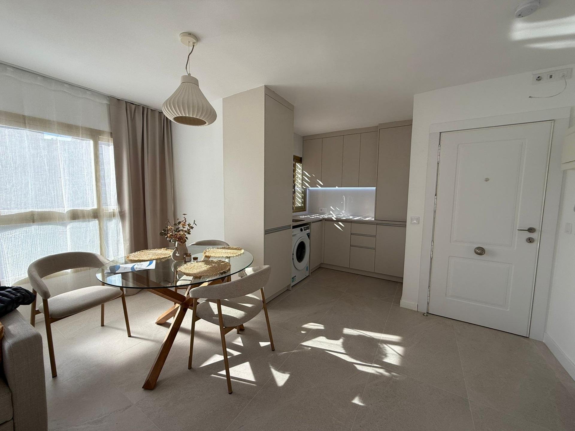 Apartamento en Benidorm, Alicante, España 1 dormitorio, 50 m2 No. 189524