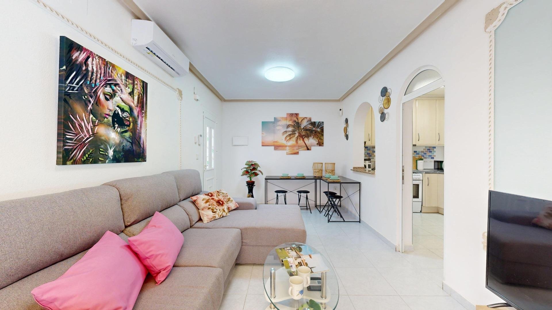 Kaupunkipientalo San Miguel de Salinas, Alicante, Espanja 3 makuuhuonetta, 94 m2 No. 189523