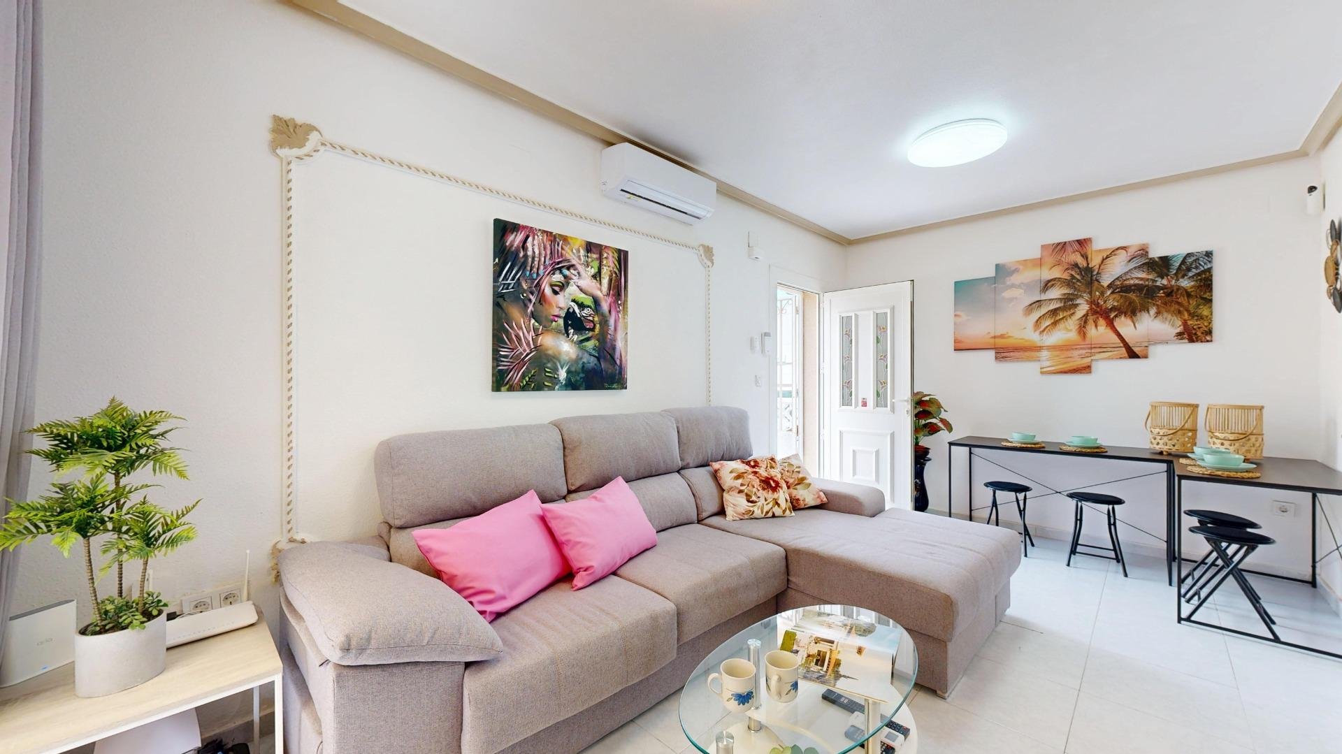 Kaupunkipientalo San Miguel de Salinas, Alicante, Espanja 3 makuuhuonetta, 94 m2 No. 189523
