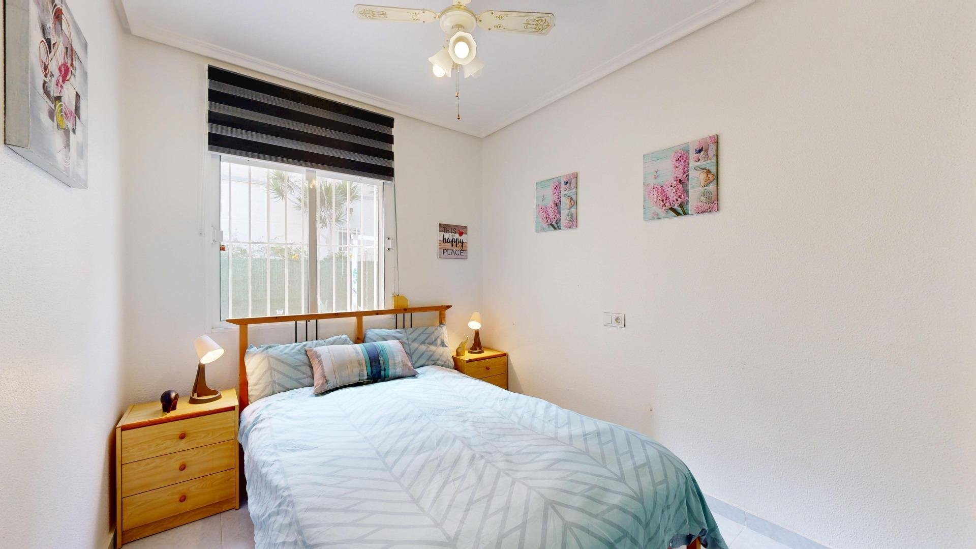 Kaupunkipientalo San Miguel de Salinas, Alicante, Espanja 3 makuuhuonetta, 94 m2 No. 189523